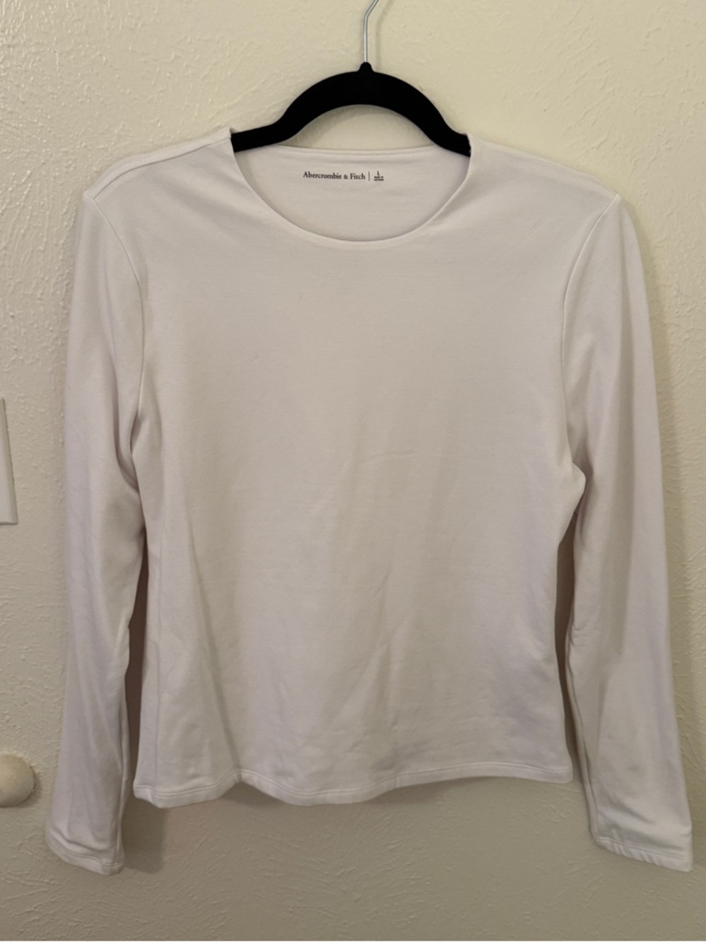 Abercrombie & Fitch White Long-Sleeve Crewneck Top
